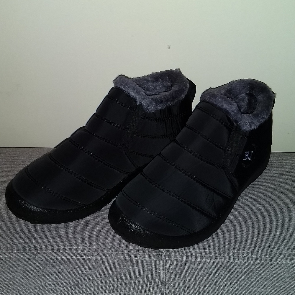 BRAND NEW Size 4.5 Winter Boots